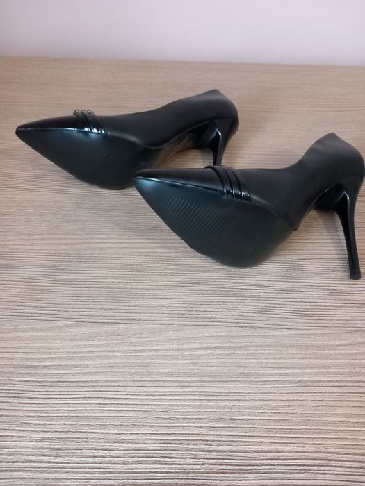 Pantofi  dama    .