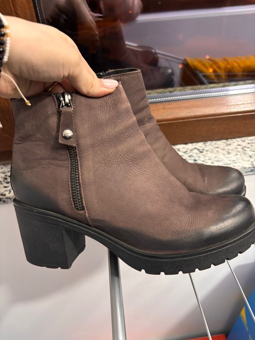 Ghete piele naturală mărimea 38