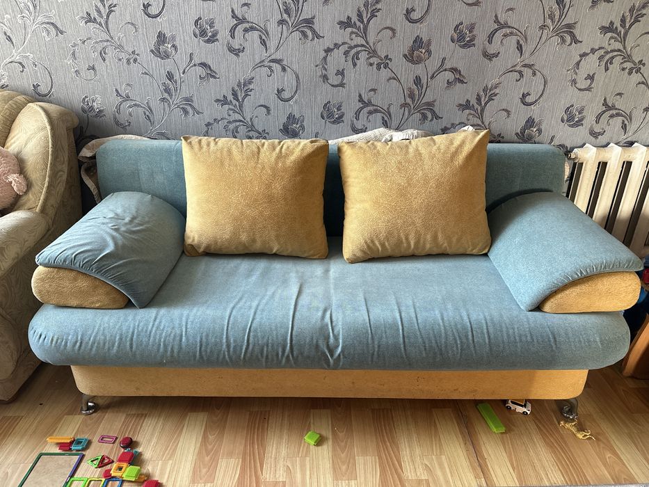 Диван дешево срочно продам