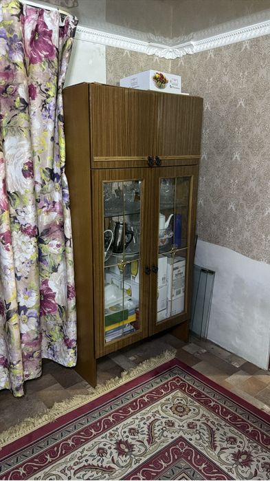 Шкаф и тумбочки.