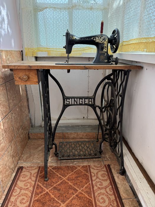 Masina de cusut Singer