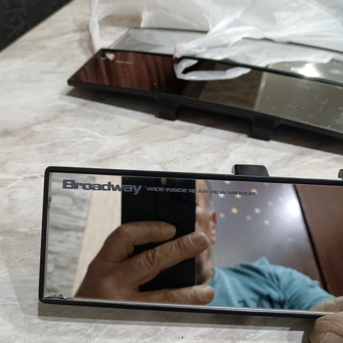 Продам зеркало салона автомобилей.