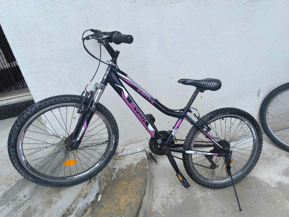 Продавам два велосипеда за момче и момиче за 300 лв.