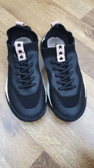 Продам кроссовки ZARA