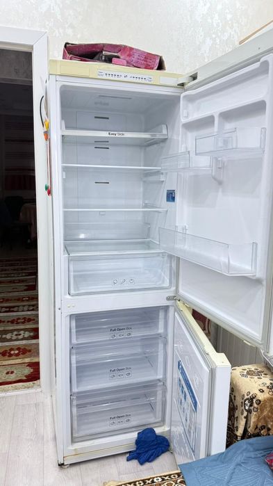 Продам холодильник