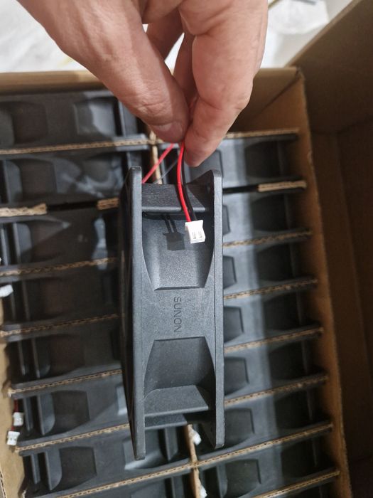 Продам вентилятор SUNON