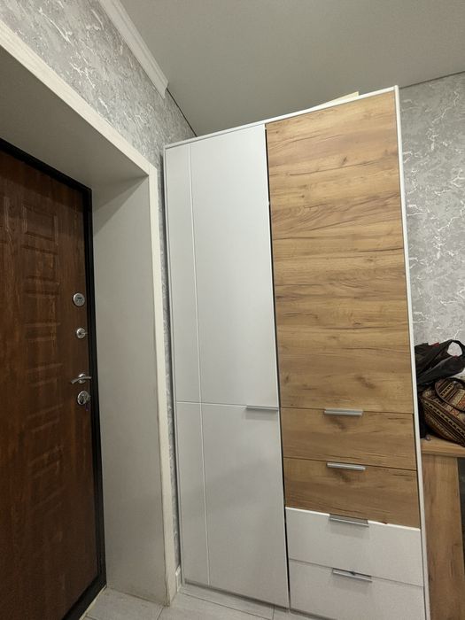 Шкаф двухдверный