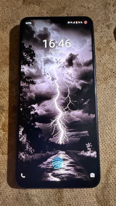 Телефон Vivo v2025
