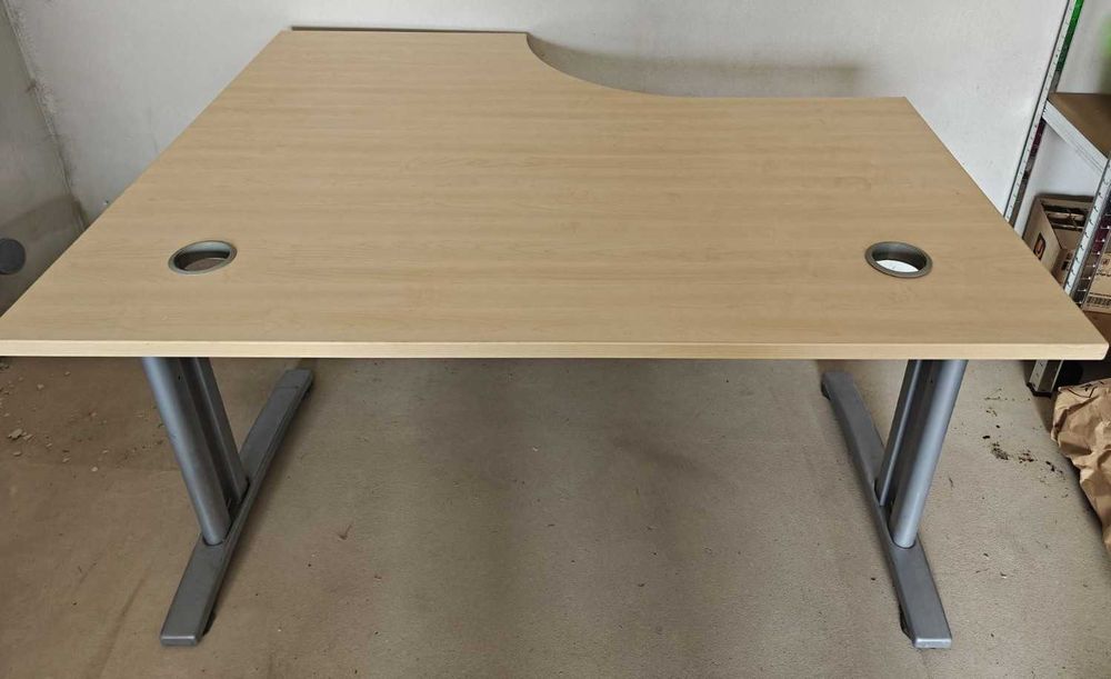 Ъглово офис бюро