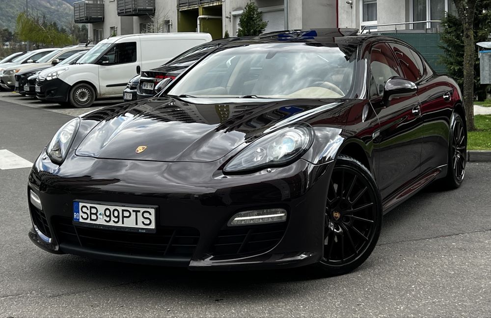 PORSCHE Panamera