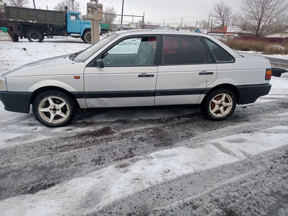 Пассат в3 седан.1.8моно