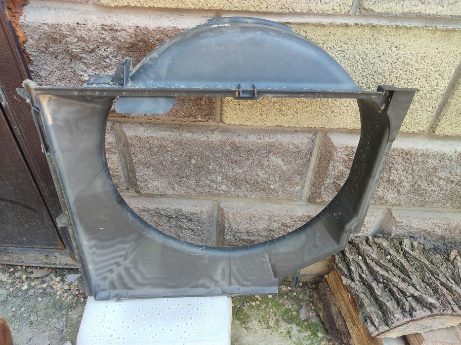 БМВ е46. Диффузор вентилятора. Оригинал. Из Японии.