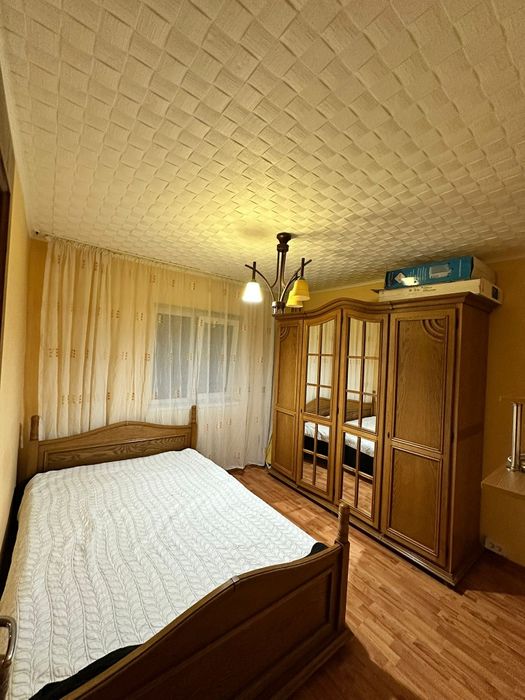 Vând apartament 3 camere zona HCC