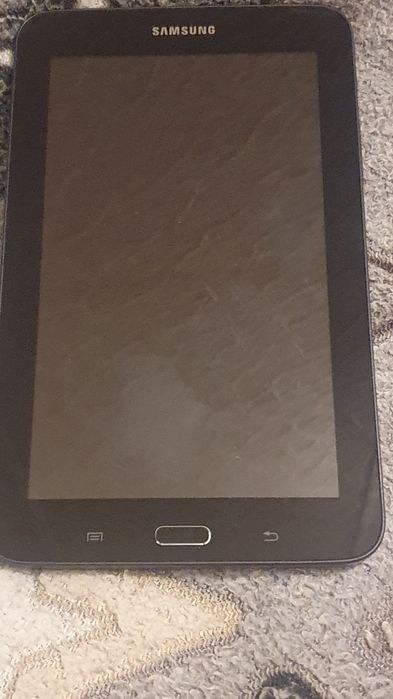 Продам старый планшет Samsung Galaxy tab 3 lite