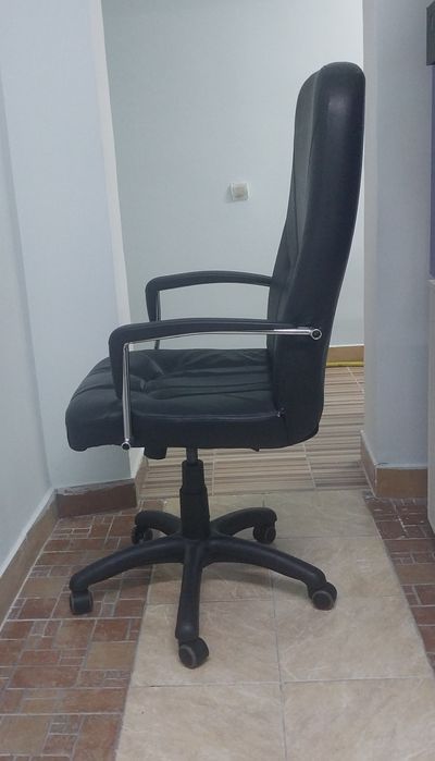 Продам Кресло 2 кресло разных смотрите.