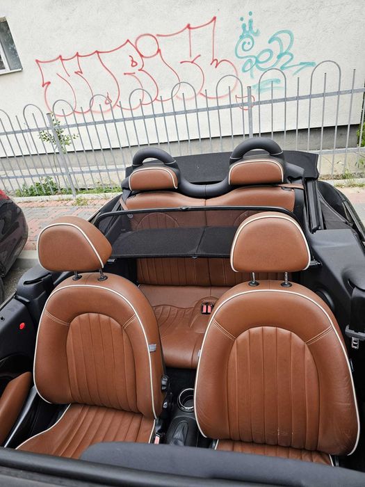 Mini Cooper Cabrio Sidewalk