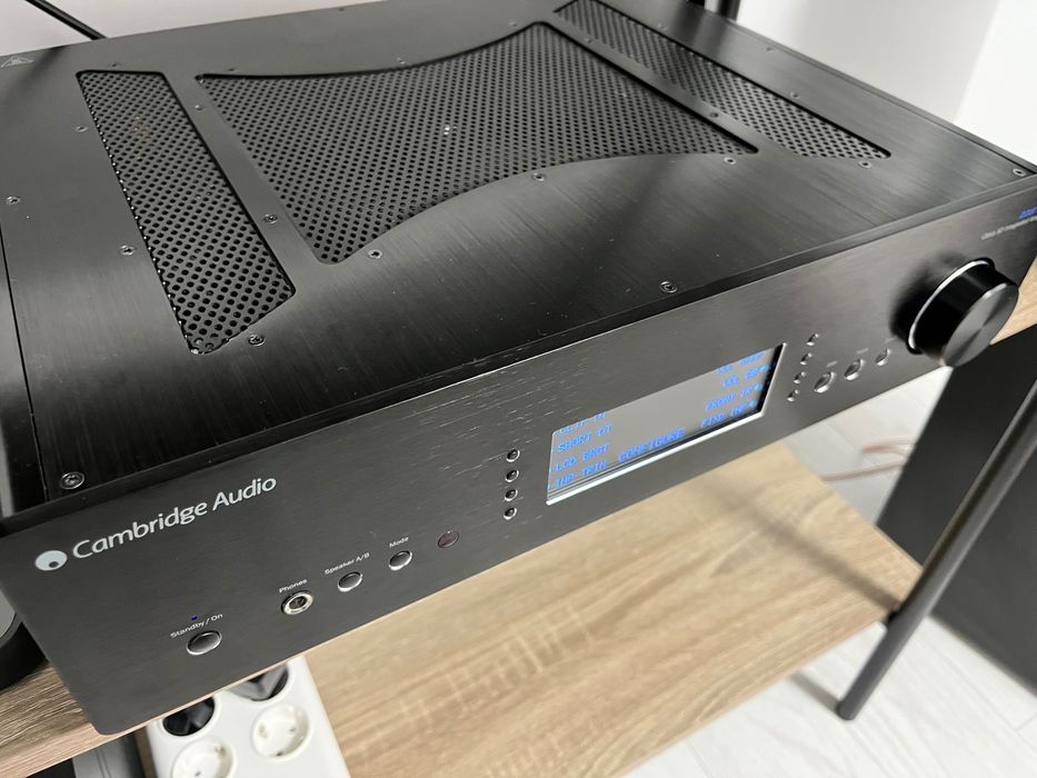 Cambridge Azur 851 A