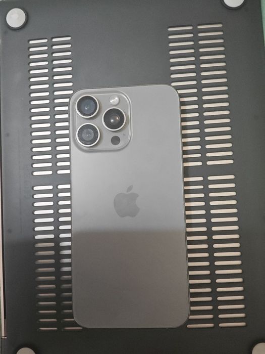 Продам iPhone 15 pro max бу