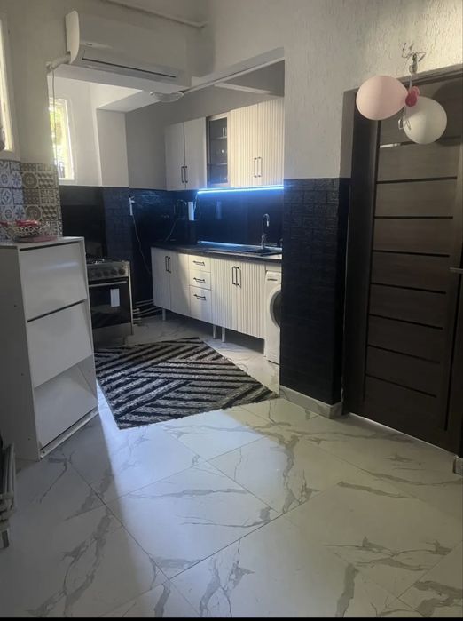 Vand schimb apartament la parter zona Gara De Nord