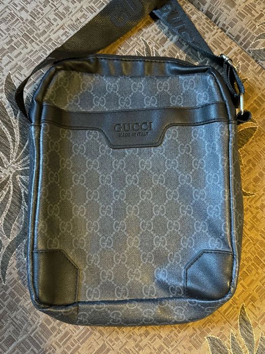 луксозна мъжка кожена чантичка GUCCI