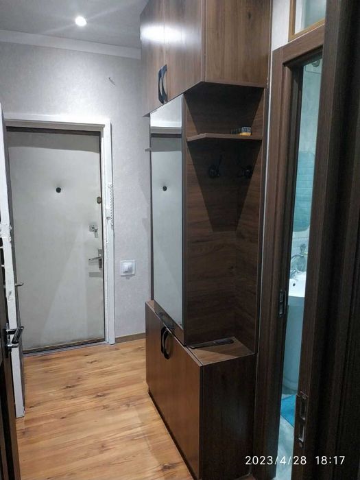 Двухкомнатная квартира в центе спального района.