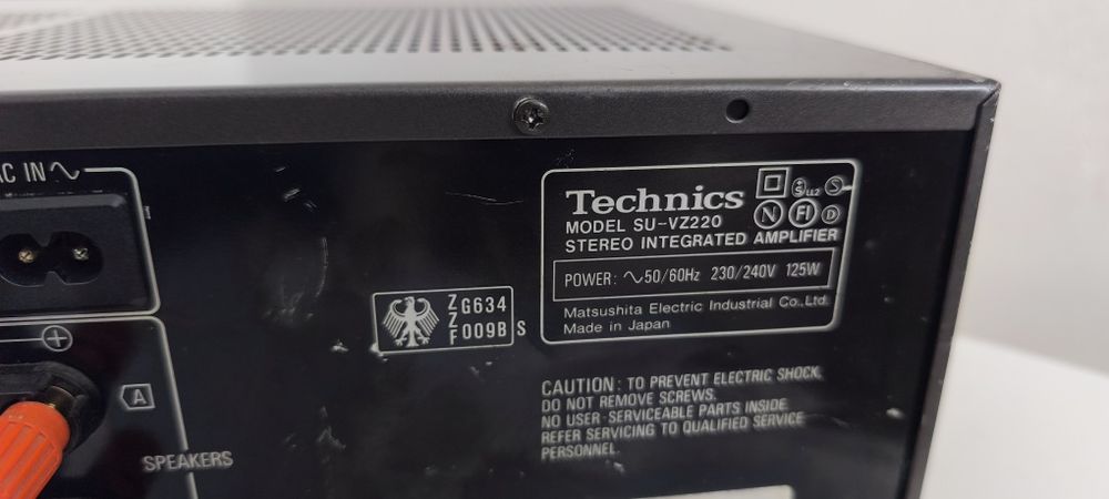 Стерео усилвател TECHNICS SU-VZ22
new class A

Стерео интегриран усилвател.  
Външен вид приличен.
Лицев панел с драскотини. 
Технически работи идеалн