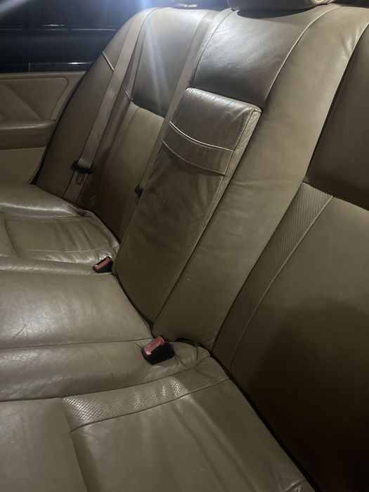 BMW E39 2.0 M47 136 cp diesel, 440.000 km, piele crem, jante 18”, Angel Eyes LED. Caroserie cu defecte, elemente noi incluse.
