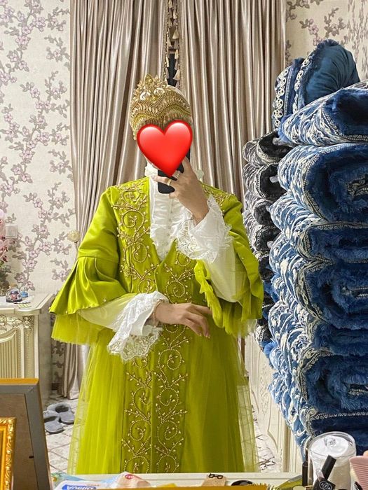 Ансамбль фисташкового цвета