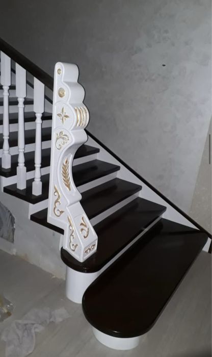 Лечтницы из массива дерево.