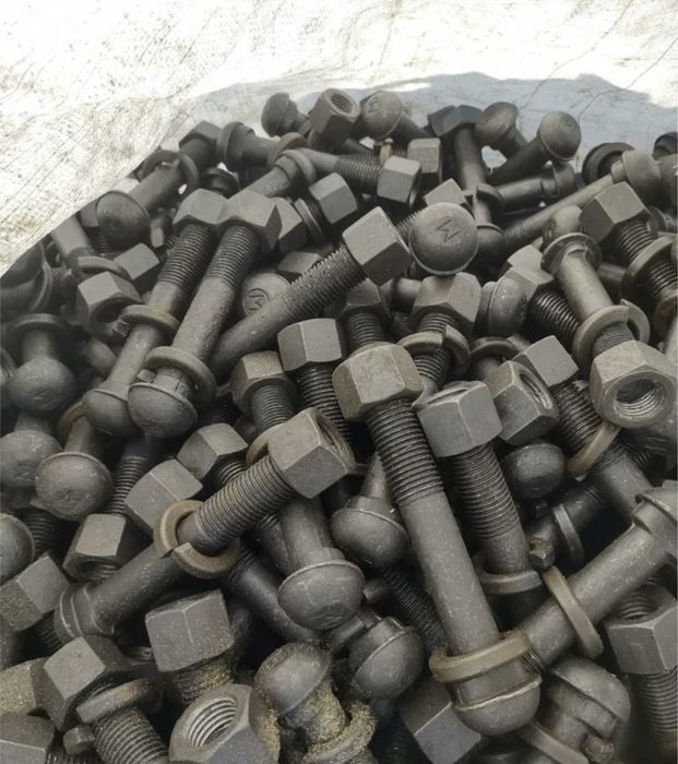 Рельсы шпалы и комлектующие.