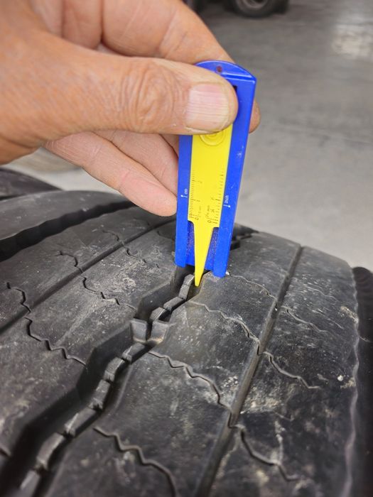 De vânzare 2 anvelope  de direcție 385 55 r 22.5   Bridgestone.