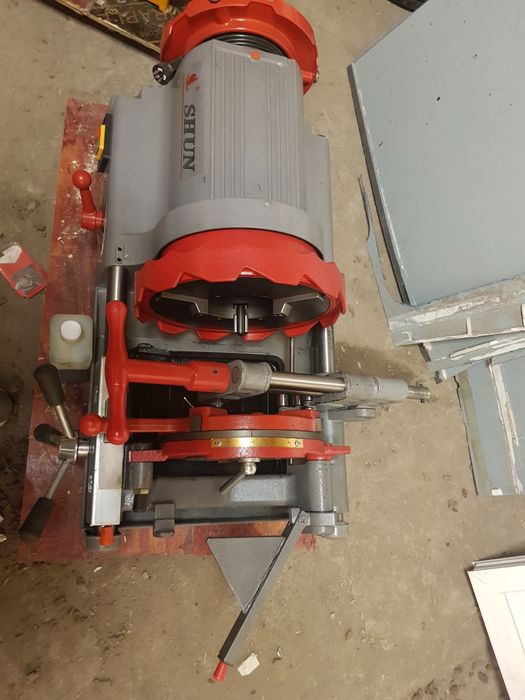 Резьбонарезной станок для труб диаметром до 100 мм