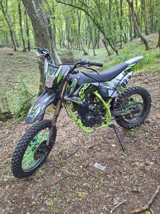 Vînd cross 150cc