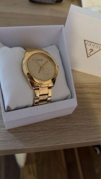 Ceas Dama, Guess !