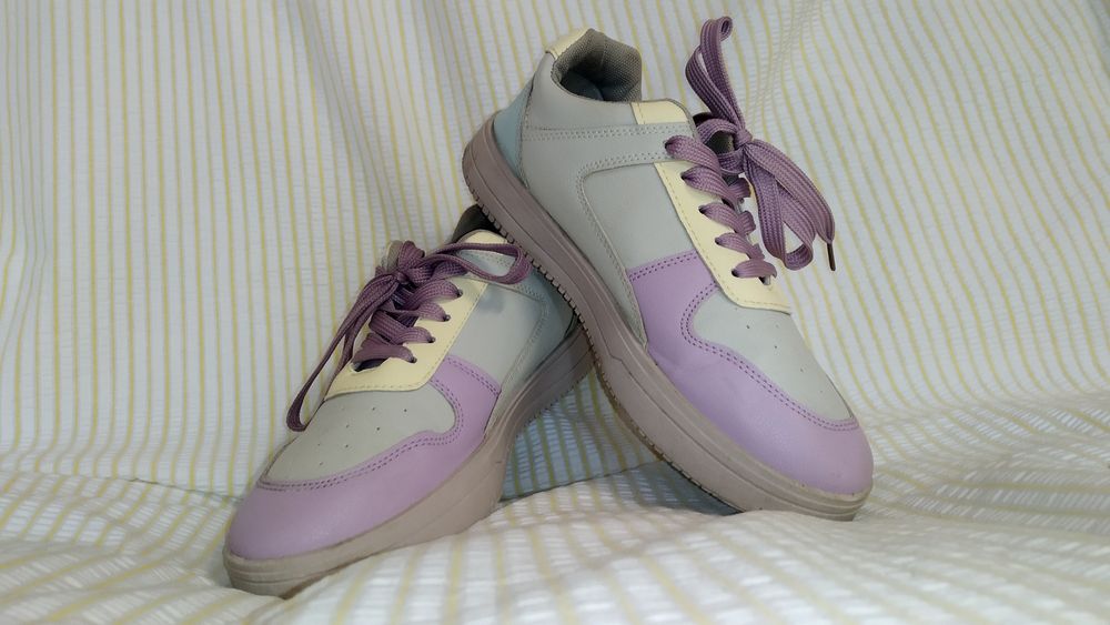 Adidași + Teniși Gratis