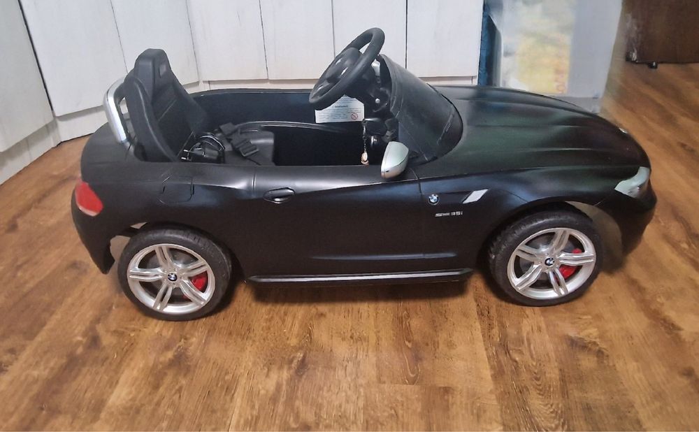 Акумулаторна детска количка