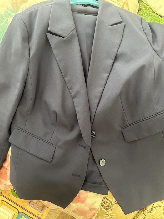 Продам костюм женский