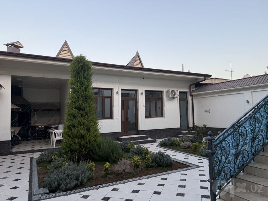 Nazarbek 3 sotix hovli sotiladi