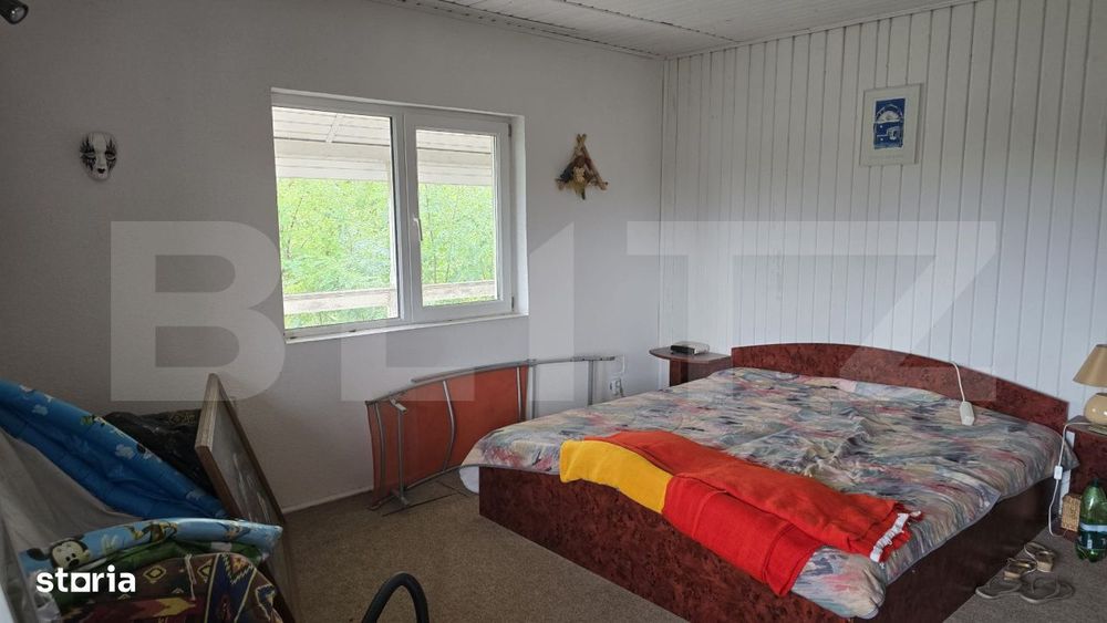 Casa 5 camere , 300 mp;  Teren - 2000 mp . Viile Satu Mare