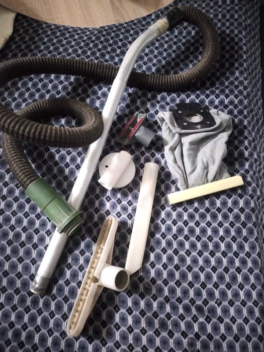 Шланг и щётка от пылесоса