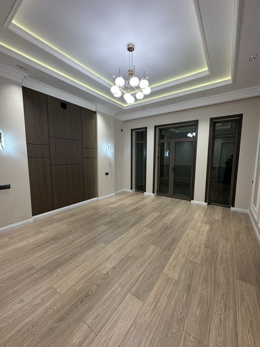 Уй сотилади  уч кахрамон гулистон масжид олдида