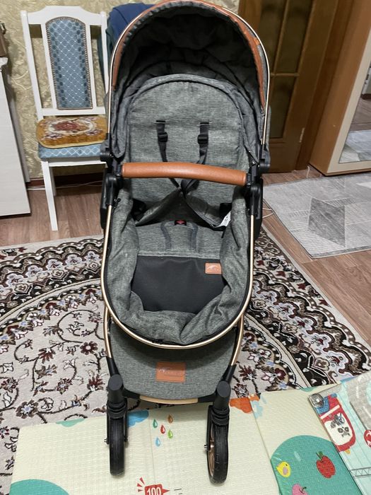 Продам коляску.В подарок идёт мишка