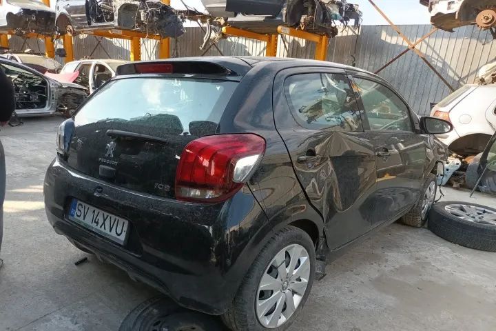 usa stanga dreapta bara spate armatura haion stop dreapta  Peugeot 108, an 2018, motor 1.2 benzina 82cp, cod motor HM01,   dezmembrez turbina