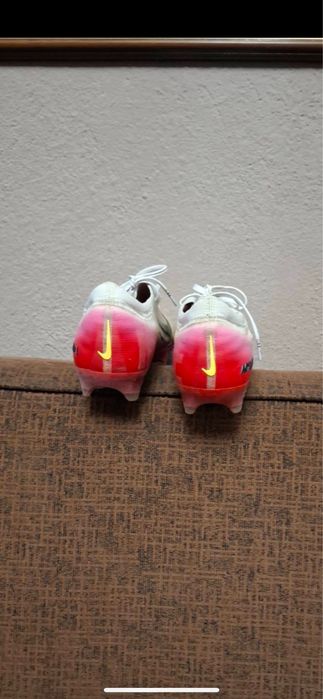 Бутонки Найк меркуриал