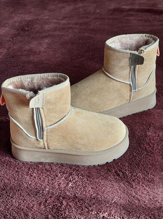 Женские новые угги.