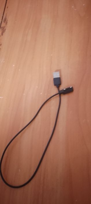 Часы хорошие зарядка есть