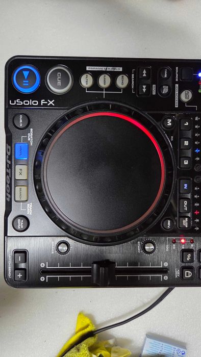 Player media și controler DJ compact DJ-Tech USOLO FX