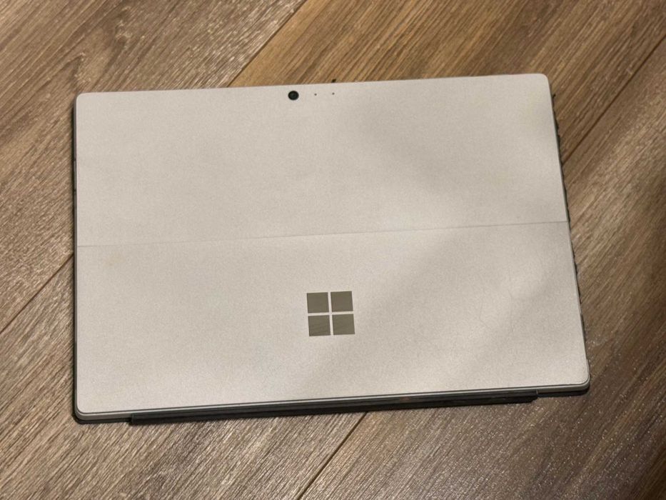 Microsoft Surface Pro 6 i5-8350U/8RAM/256SSD/UHD Graphics 620/QHD тъч