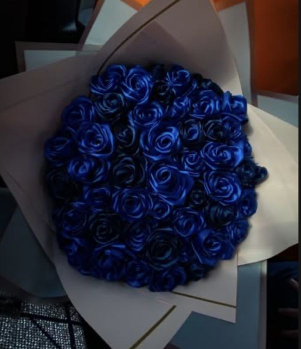 Цветы атласвый