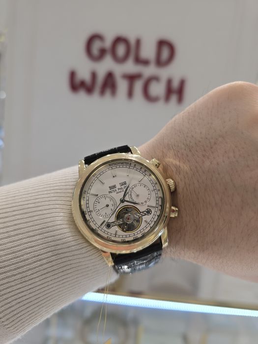 Модные и стильные Патек Филип с классическим циферблатом.